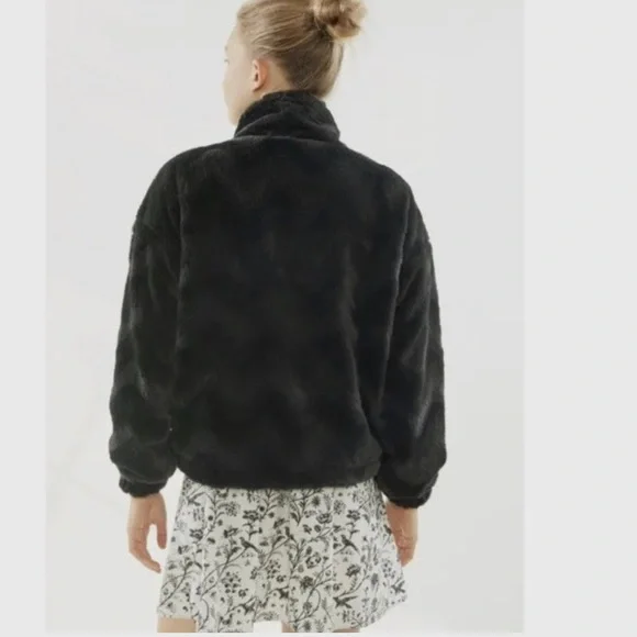URBAN OUTFITTERS EVA BLACK FAUX FUR CHEVRON TEDDY BOMBER JACKET